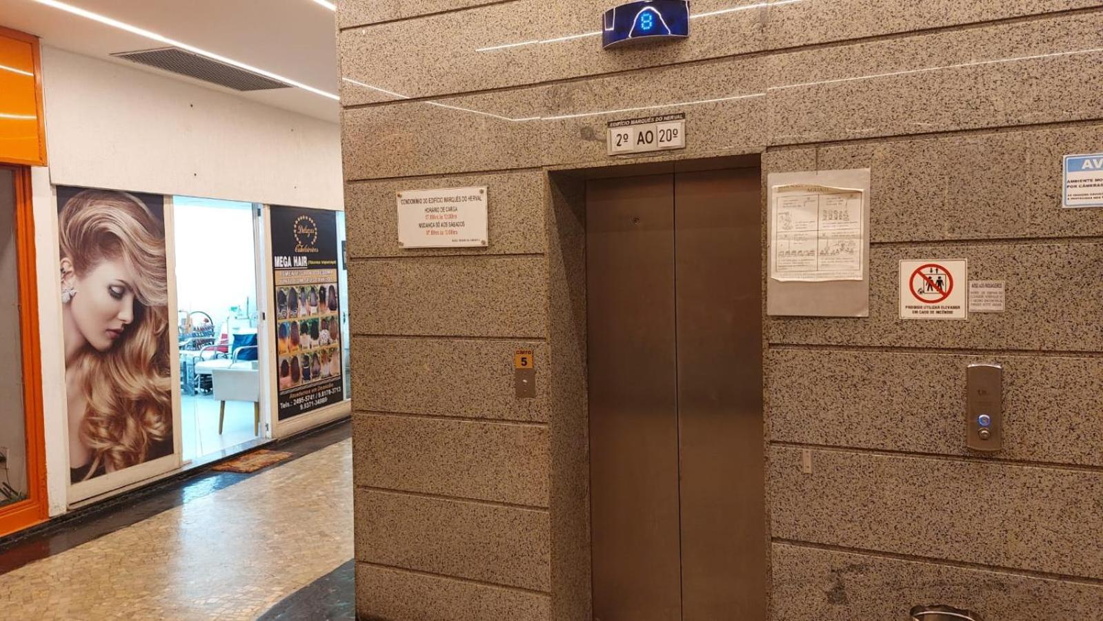 Excelente No Centro Em Frente Ao Metro *
